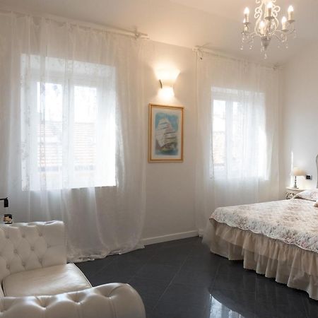 Artemisia Apartment Виареджо Екстериор снимка
