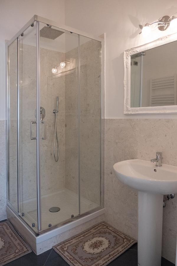 Artemisia Apartment Виареджо Екстериор снимка
