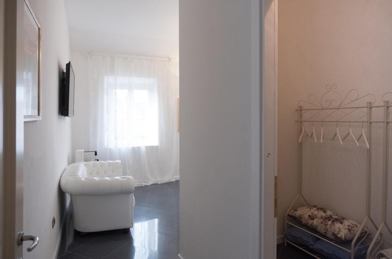 Artemisia Apartment Виареджо Екстериор снимка