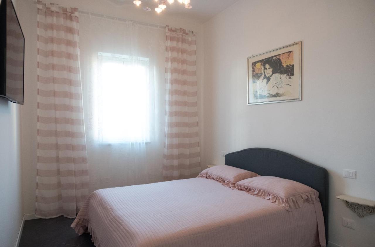 Artemisia Apartment Виареджо Екстериор снимка