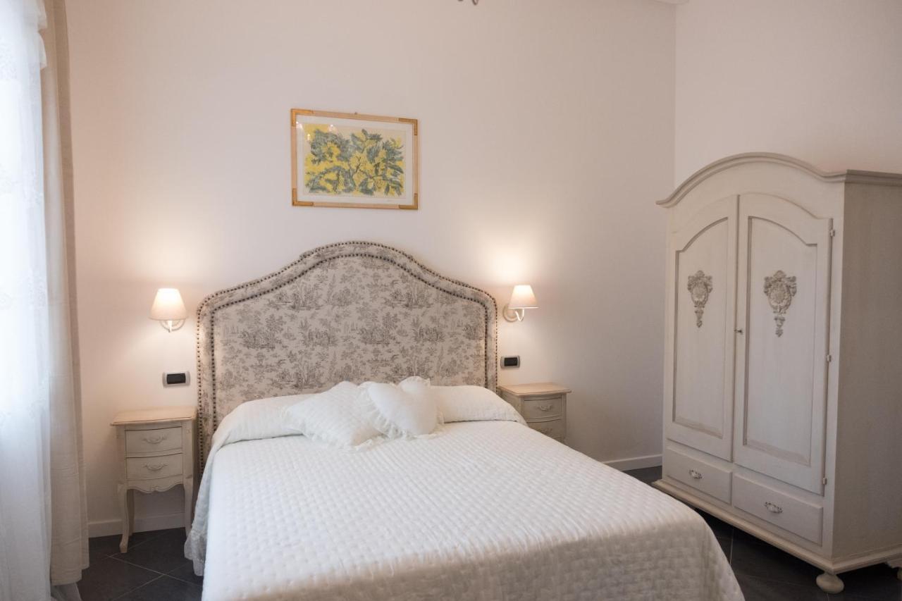 Artemisia Apartment Виареджо Екстериор снимка