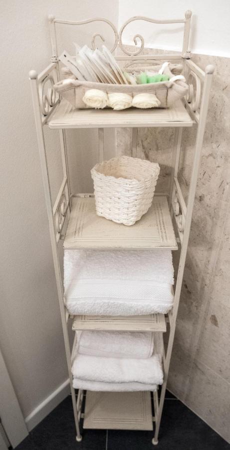 Artemisia Apartment Виареджо Екстериор снимка
