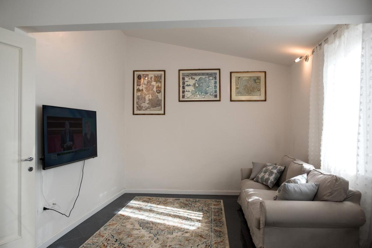 Artemisia Apartment Виареджо Екстериор снимка