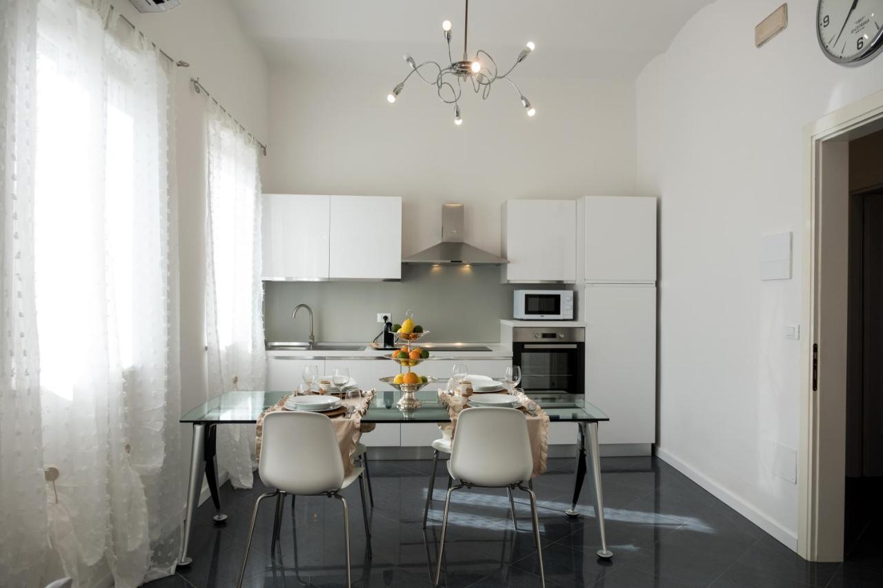 Artemisia Apartment Виареджо Екстериор снимка